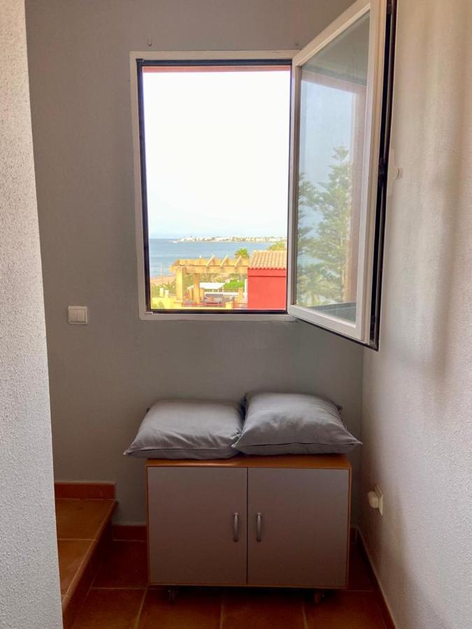Acogedor En 1 Línea De Playa Dénia