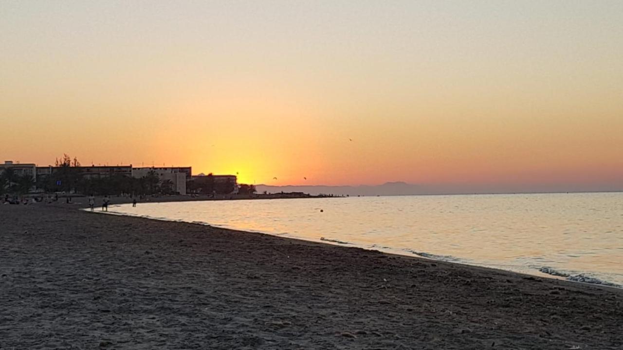 Premium Piscina Y Playa Apartment *