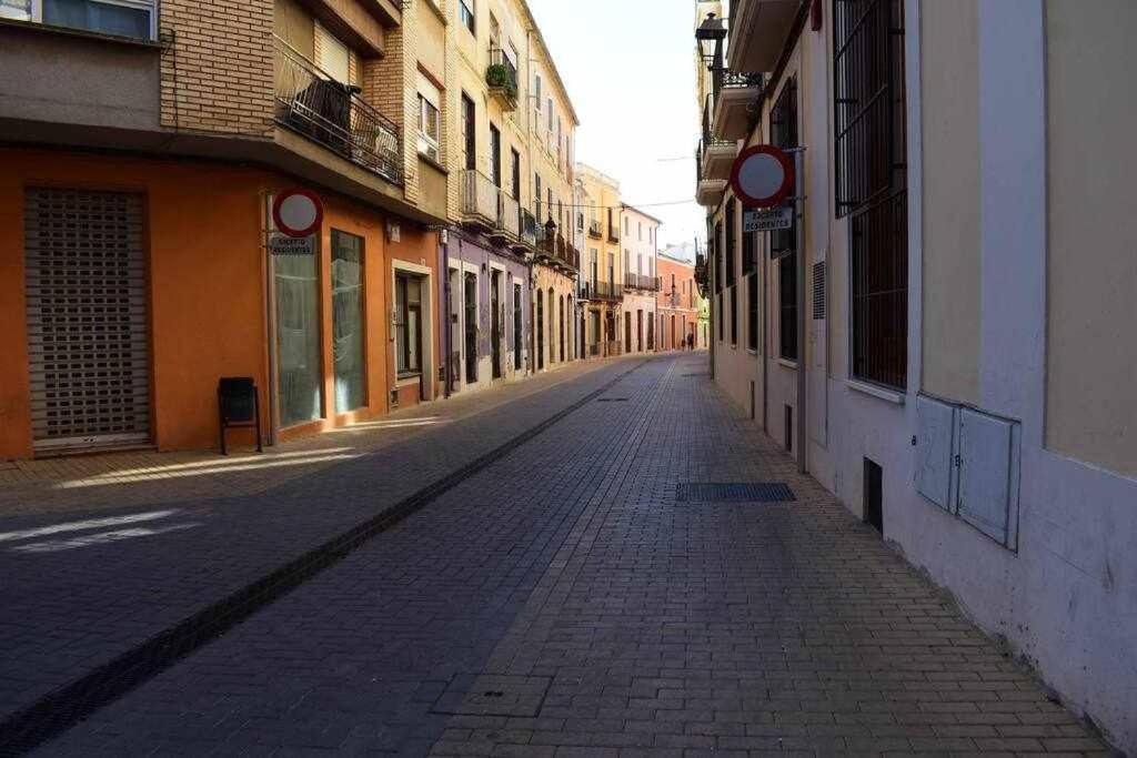 Casco Antigueo Con Mucho Encanto Junto Al Castillo Denia