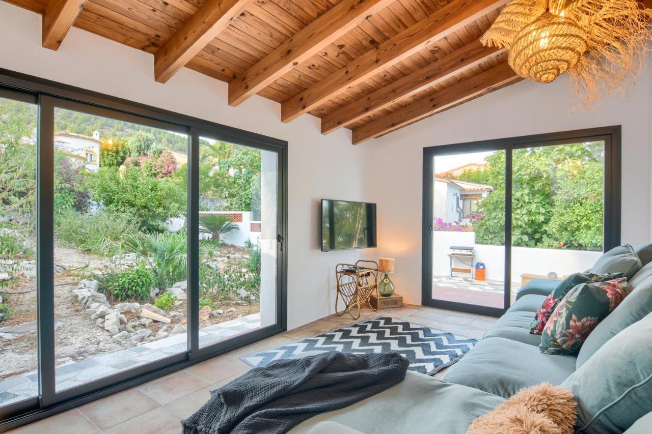 Villa For 10 With Swimming Pool And Sea View *