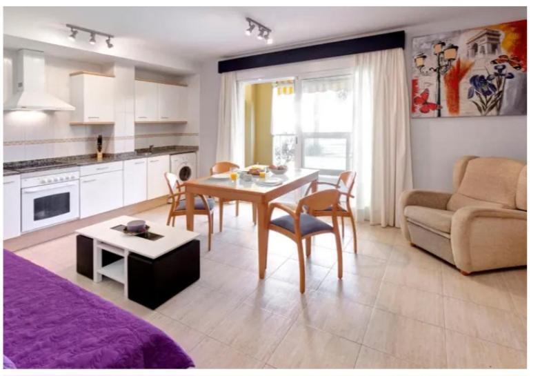 La Riviera Apartment *