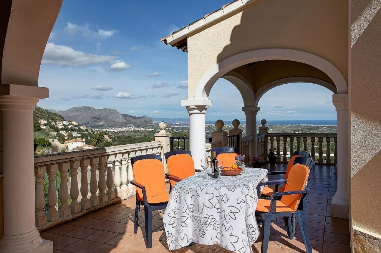 Villa Amanda: 4 Bedroom With Stunning Views Dénia