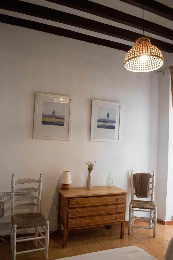 Casco Antigueo Con Mucho Encanto Junto Al Castillo *