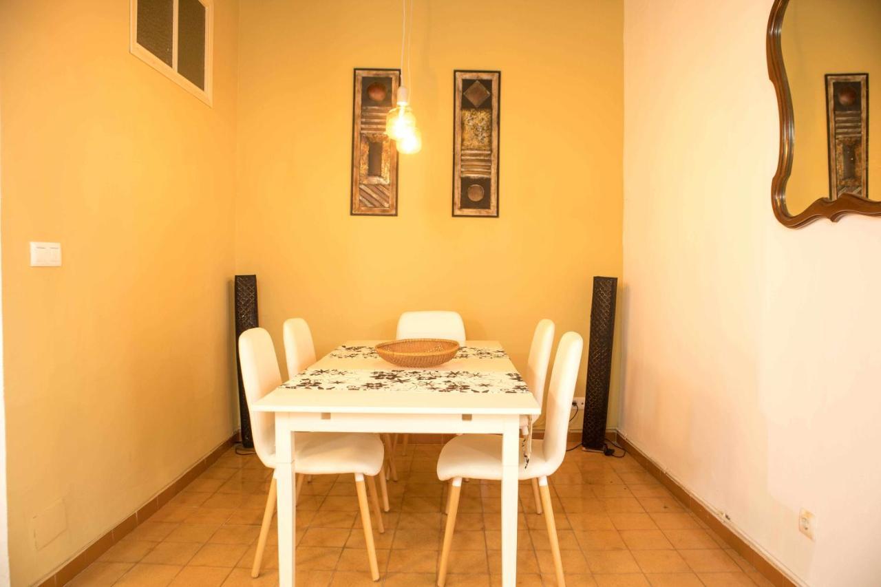 Casco Antigueo Con Mucho Encanto Junto Al Castillo Denia
