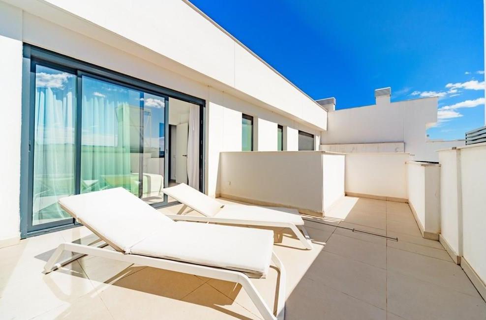 Luxury Duplex Penthouse Apartment *