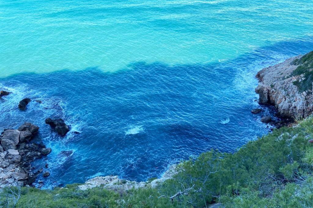 En Primera Linea De Playa Con Piscina Y Garaje Gratuito *