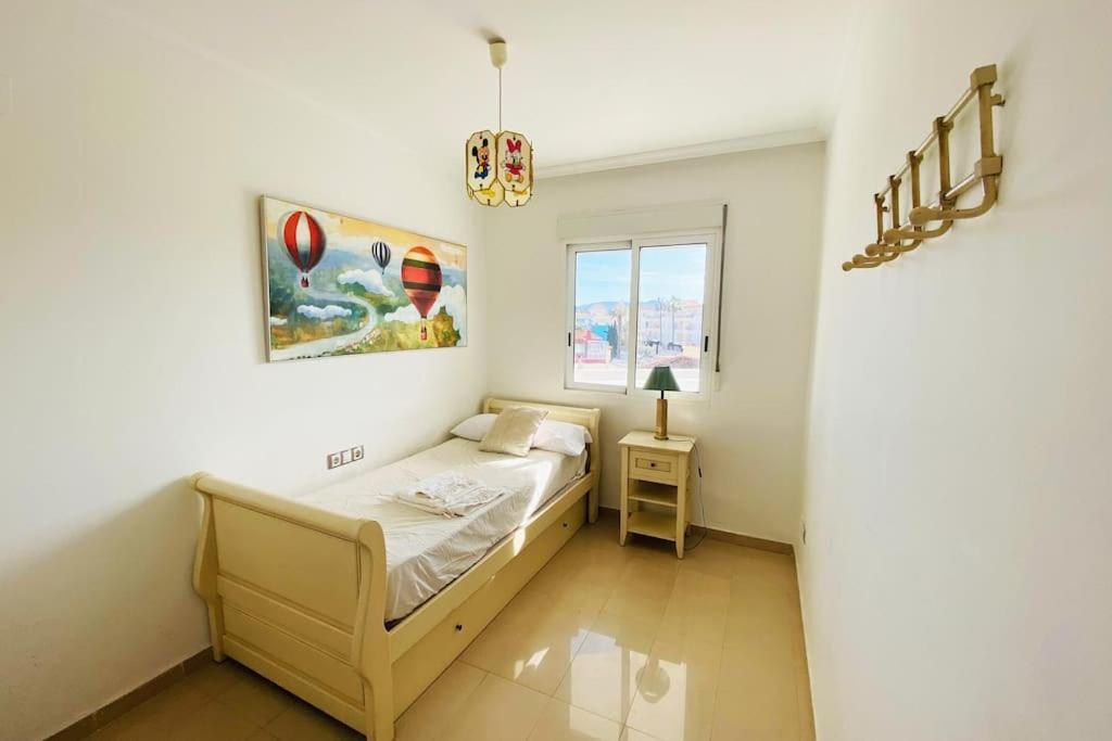En Primera Linea De Playa Con Piscina Y Garaje Gratuito *