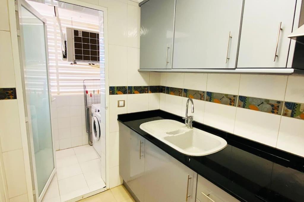 En Primera Linea De Playa Con Piscina Y Garaje Gratuito Apartment Denia