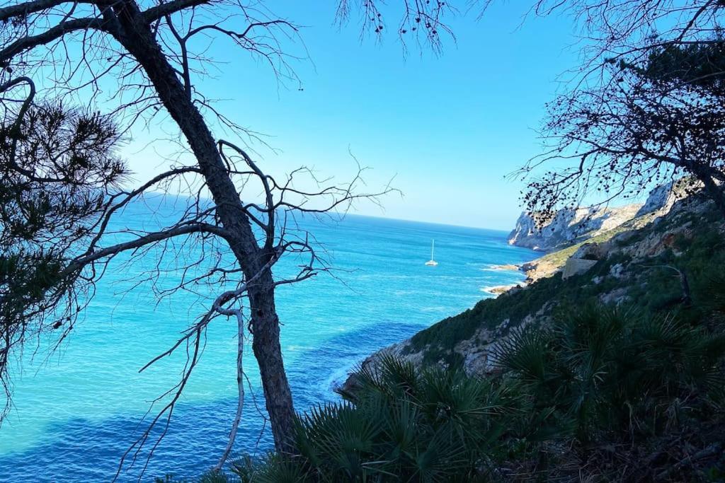 Apartment En Primera Linea De Playa Con Piscina Y Garaje Gratuito