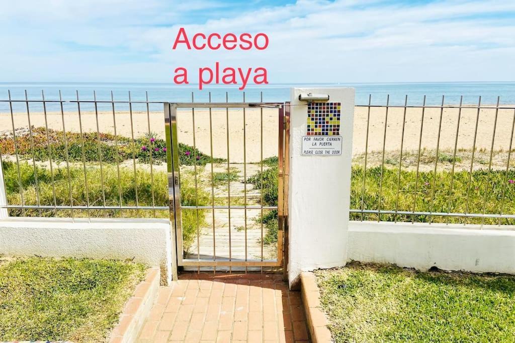 Apartment En Primera Linea De Playa Con Piscina Y Garaje Gratuito Denia