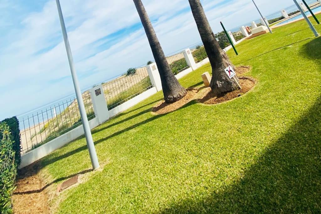 Apartment En Primera Linea De Playa Con Piscina Y Garaje Gratuito *