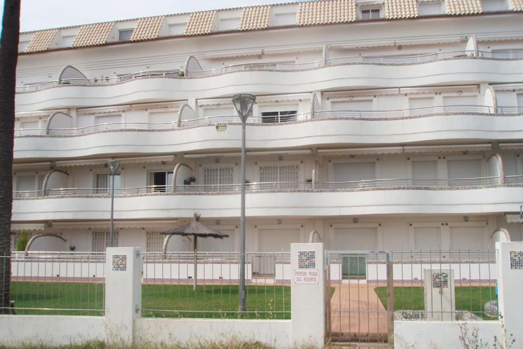 Apartment En Primera Linea De Playa Con Piscina Y Garaje Gratuito *