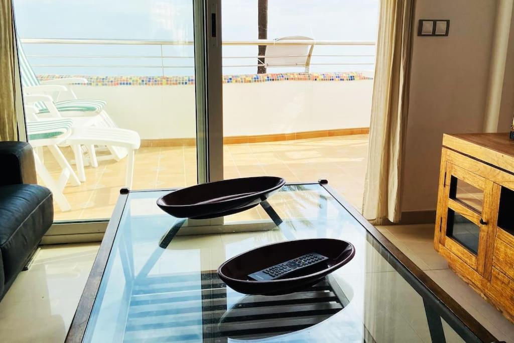 En Primera Linea De Playa Con Piscina Y Garaje Gratuito Apartment