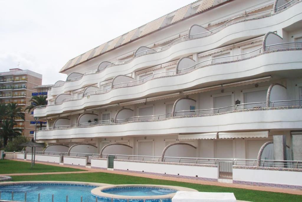 En Primera Linea De Playa Con Piscina Y Garaje Gratuito Apartment *