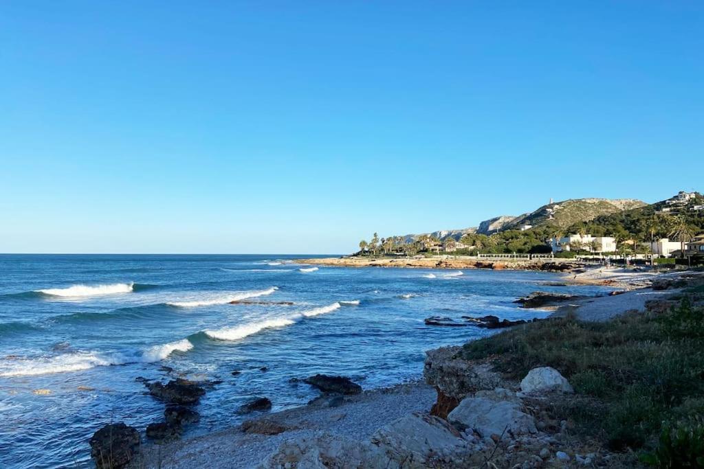 En Primera Linea De Playa Con Piscina Y Garaje Gratuito *