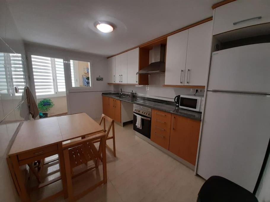 Two Bed Two Bathrooms Ground Floor With Pool View Apartment