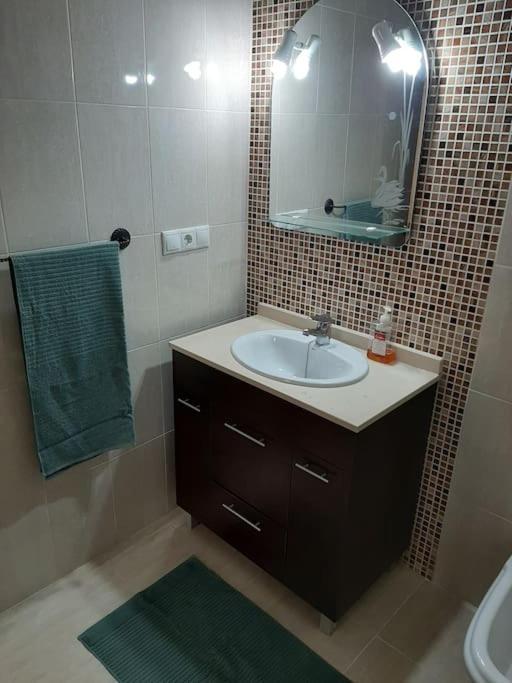 Two Bed Two Bathrooms Ground Floor With Pool View Apartment