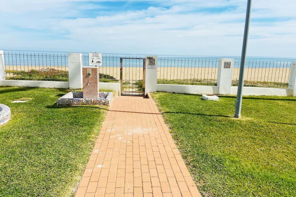 Apartment En Primera Linea De Playa Con Piscina Y Garaje Gratuito Denia