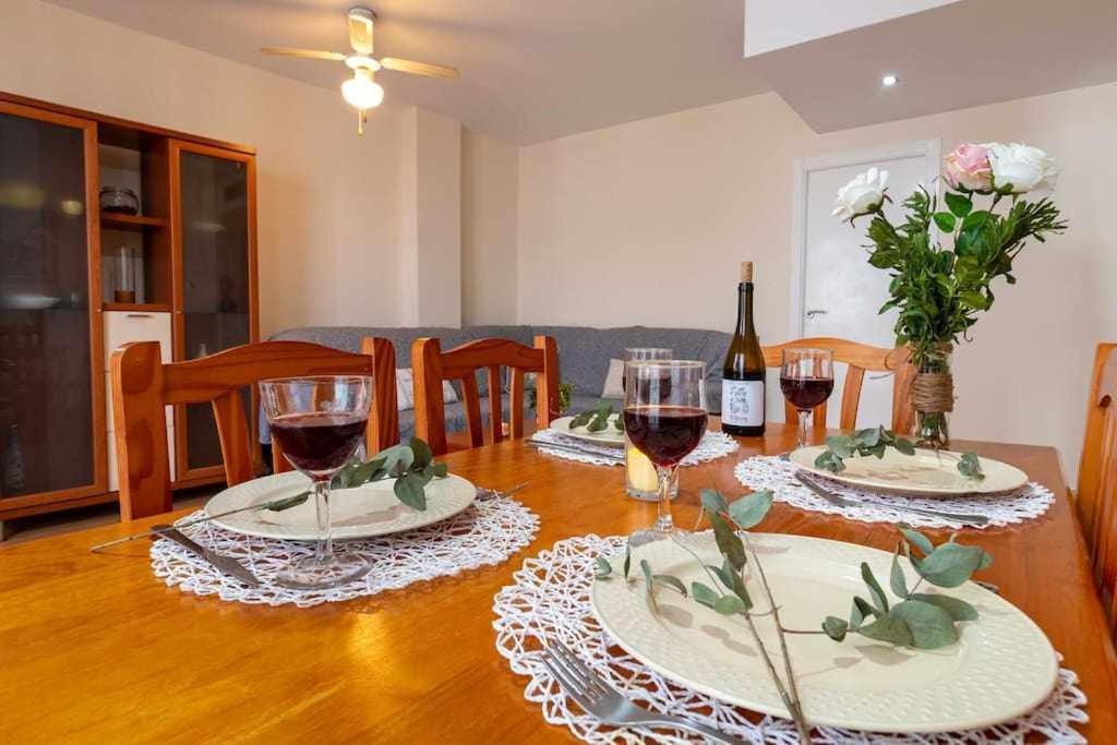 Moderno Tranquilo Con Piscina Y Jardin Apartamento