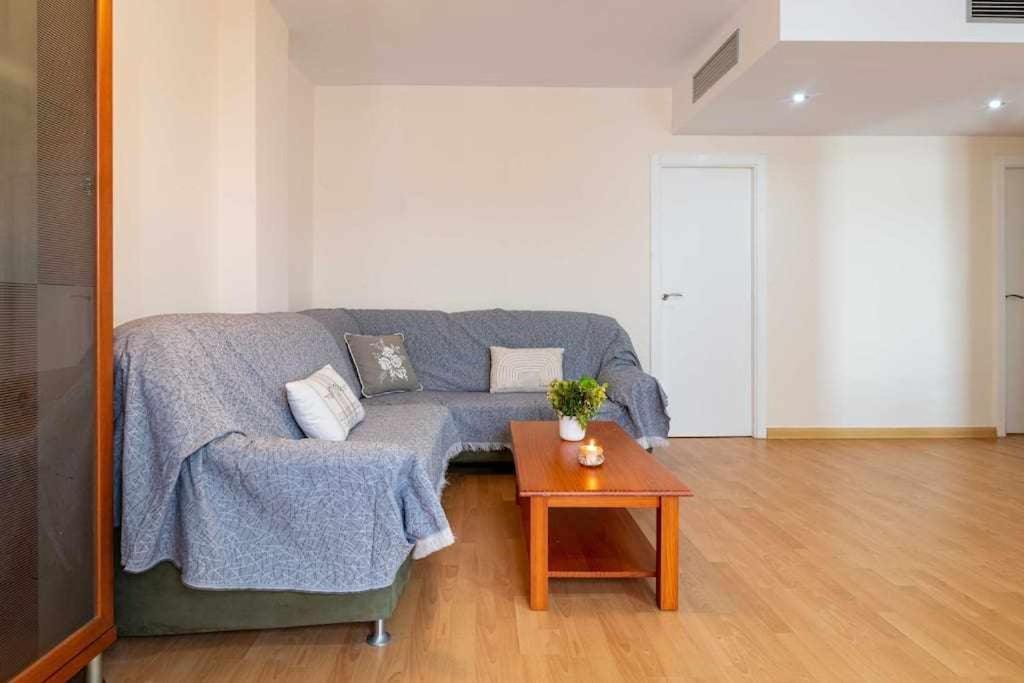 Moderno Tranquilo Con Piscina Y Jardin Apartamento