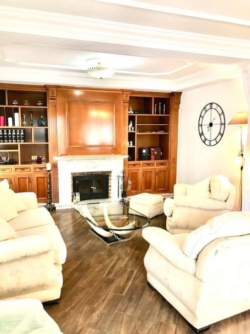 Marina De Apartment