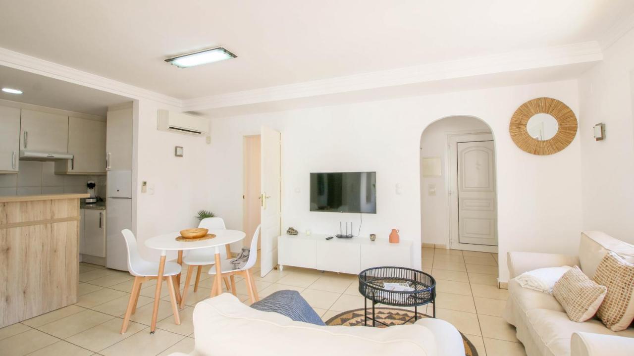 Residencial La Felicidad Apartment