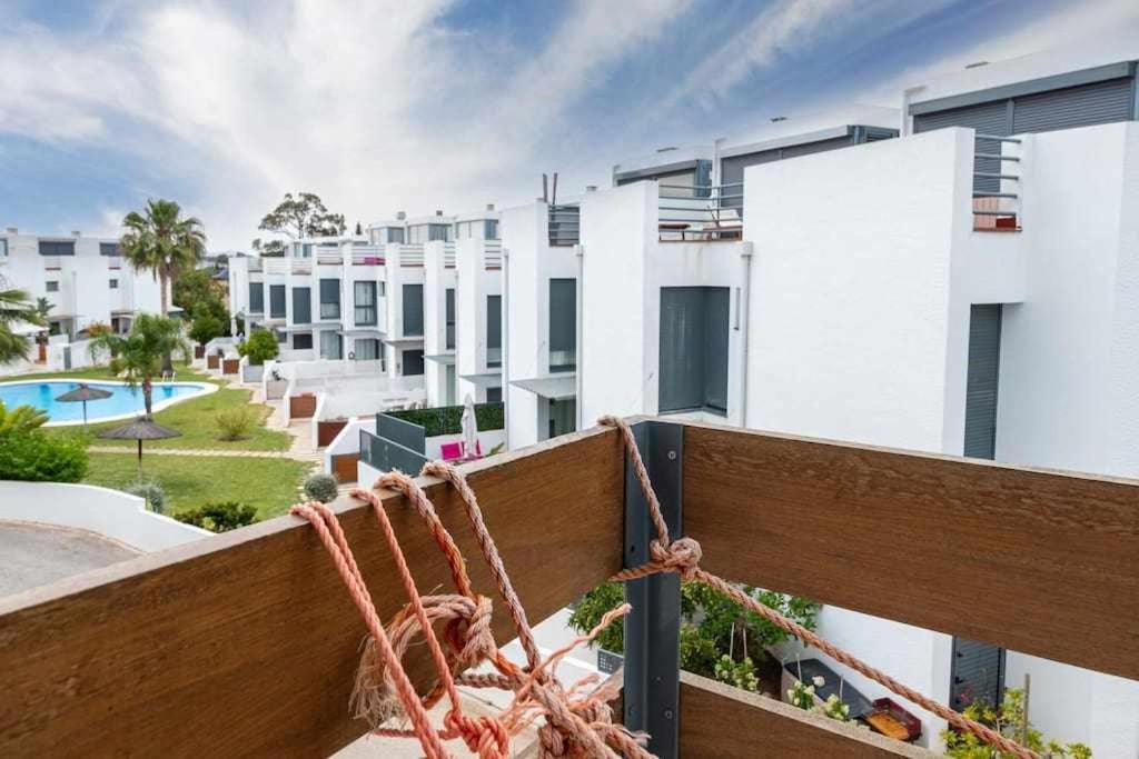 Apartamento Moderno Tranquilo Con Piscina Y Jardin