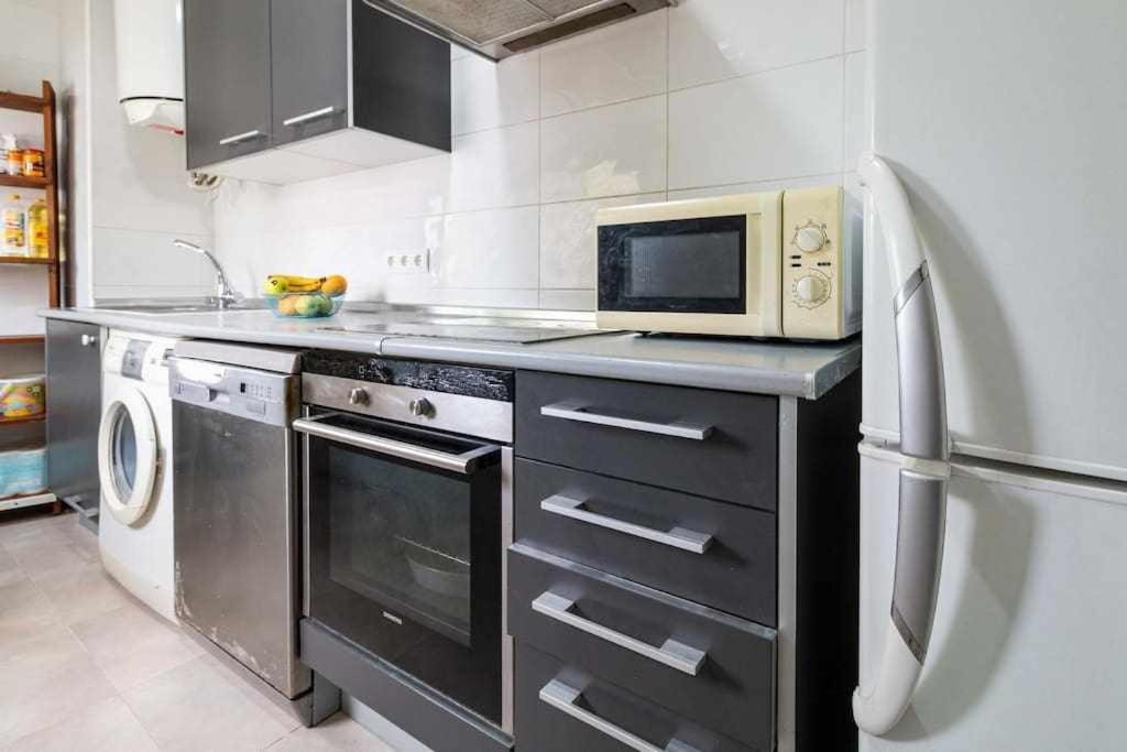 Moderno Tranquilo Con Piscina Y Jardin Apartamento