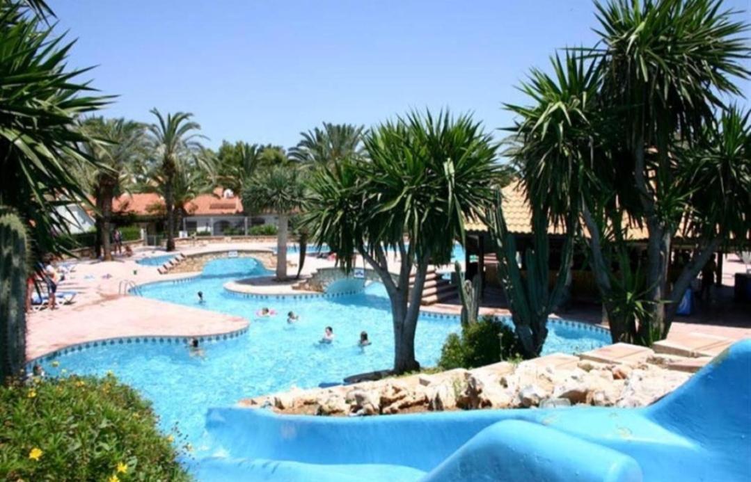 En Denia, Urbanizacion El Palmar Con Piscina, Toboganes Y Chiringuito *