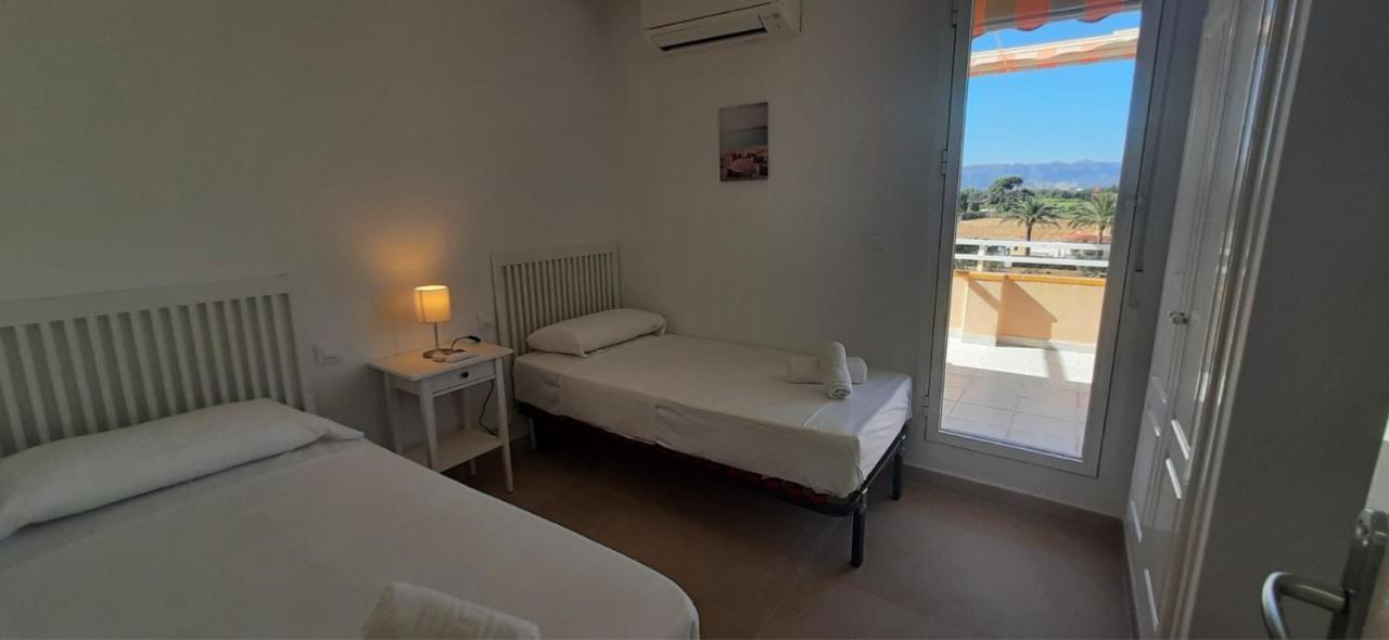 Atico En Urb Bahia De De Vacaciones Mar Por Medio Apartamento Dénia