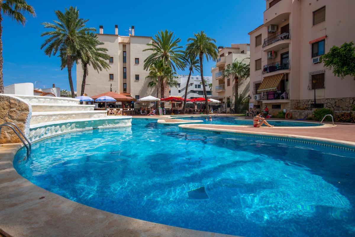 Book It Essence * Denia