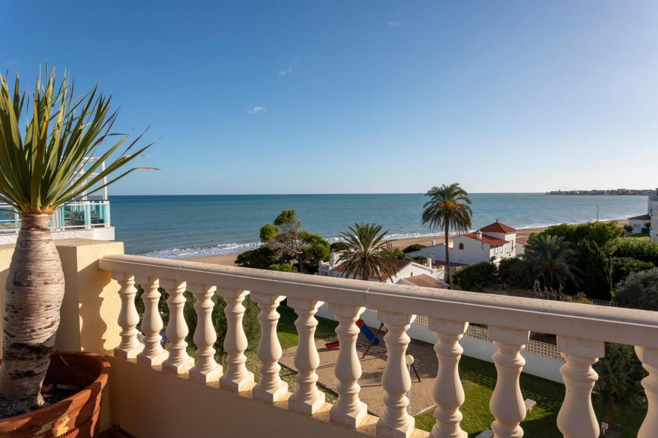 Apartamento Caleta, Atico, 3 Frente Al Mar, By Bookindenia *