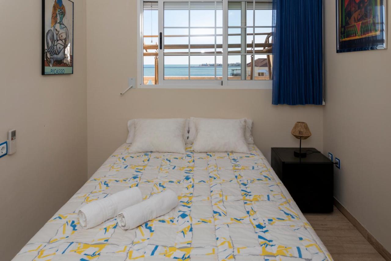 Caleta, Atico, 3 Frente Al Mar, By Bookindenia Apartamento *