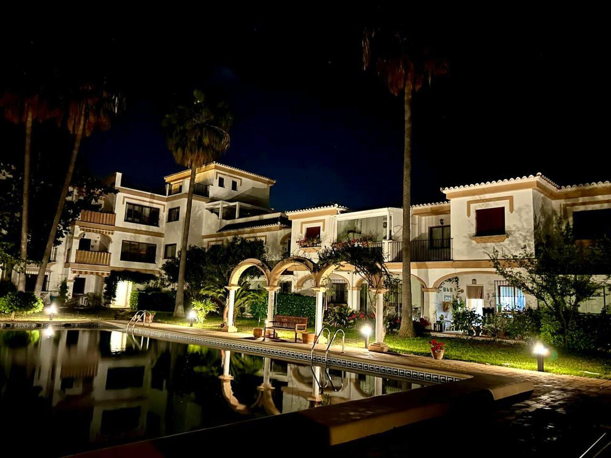 Charming In With Shared Pool 45m²
