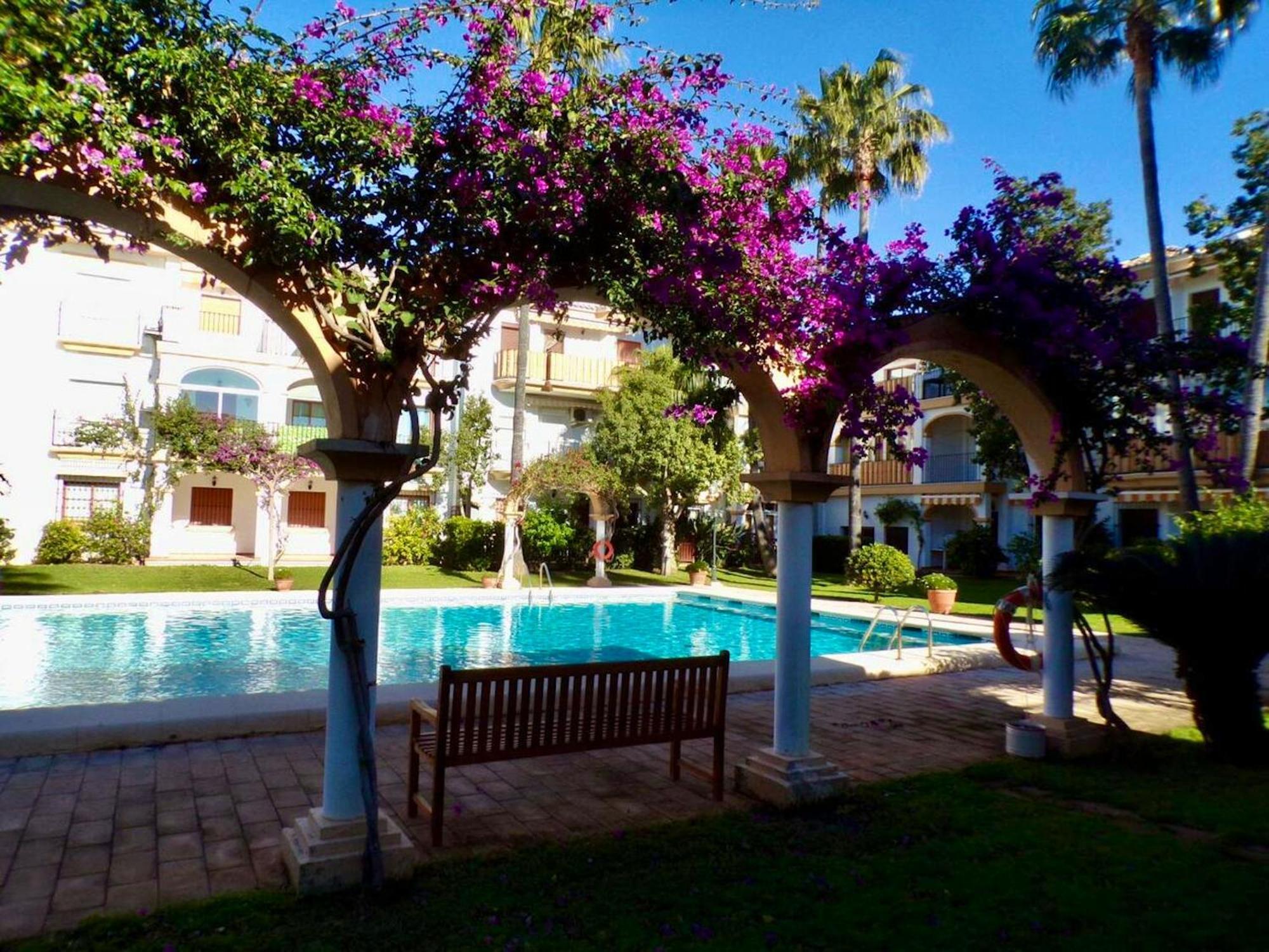 Charming In With Shared Pool 45m² *