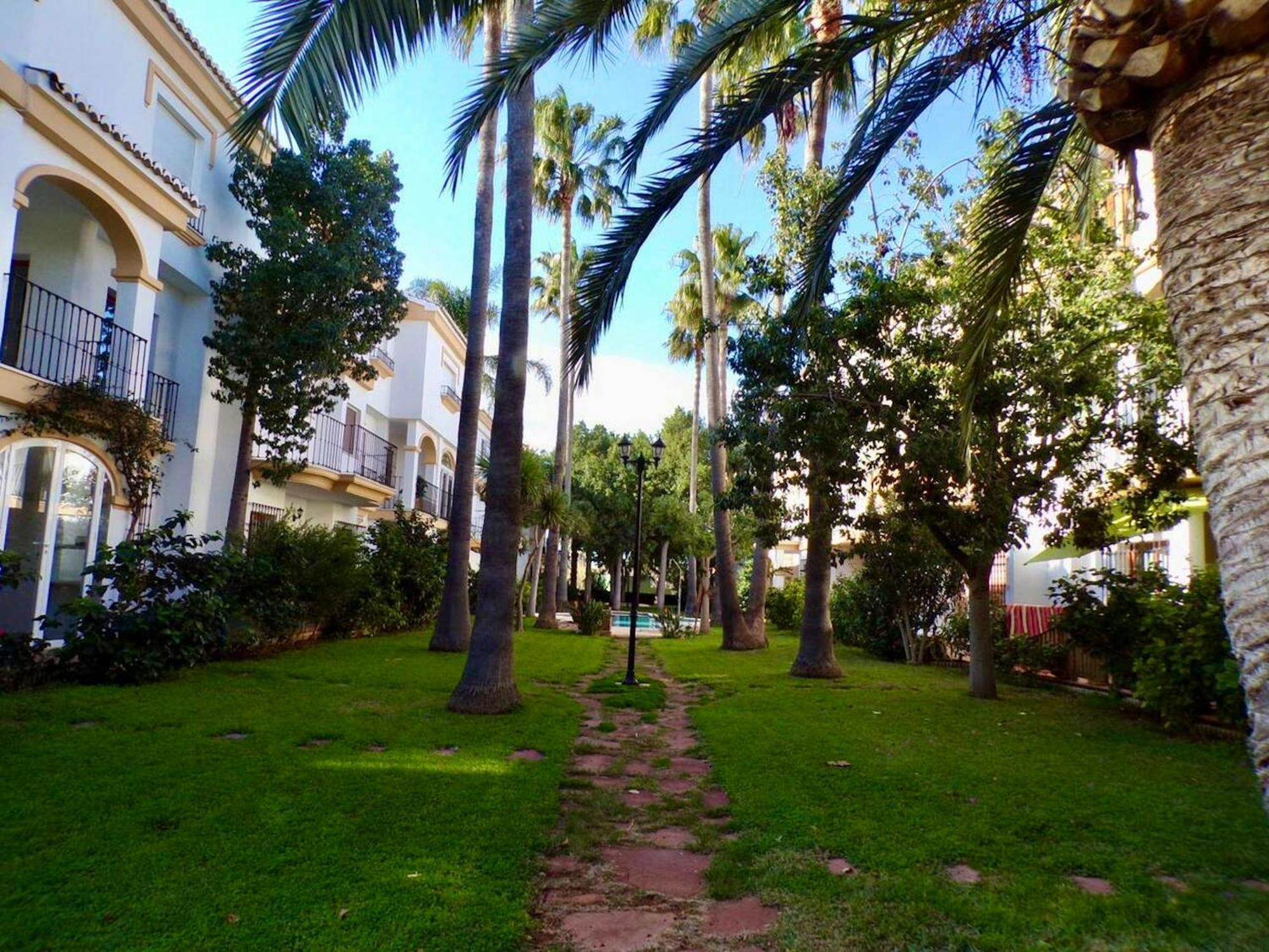 Charming In With Shared Pool 45m² Apartment *