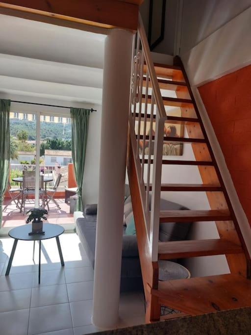 Tipo Loft Con Vista Al Montgo Apartamento *