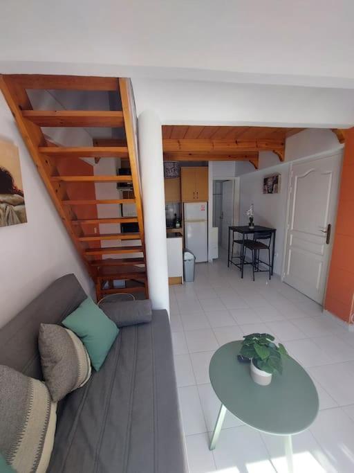 Tipo Loft Con Vista Al Montgo Apartamento