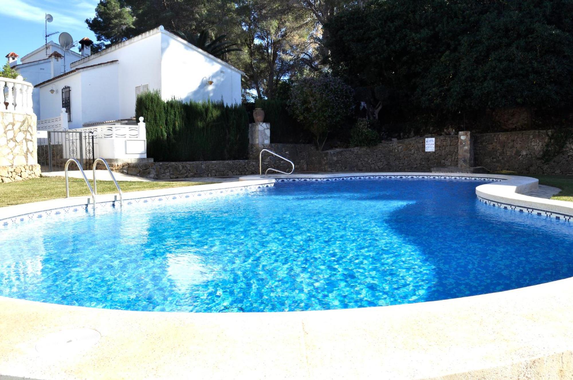 Apartment Galeretes, By Bookindenia *