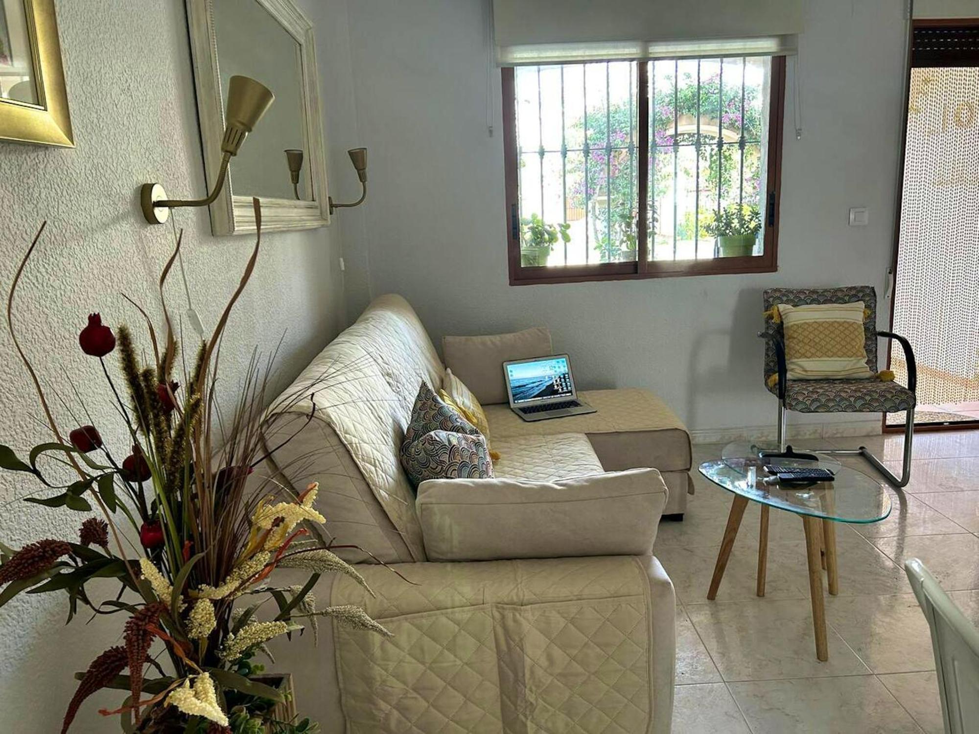 Charming In With Shared Pool 45m² Apartment