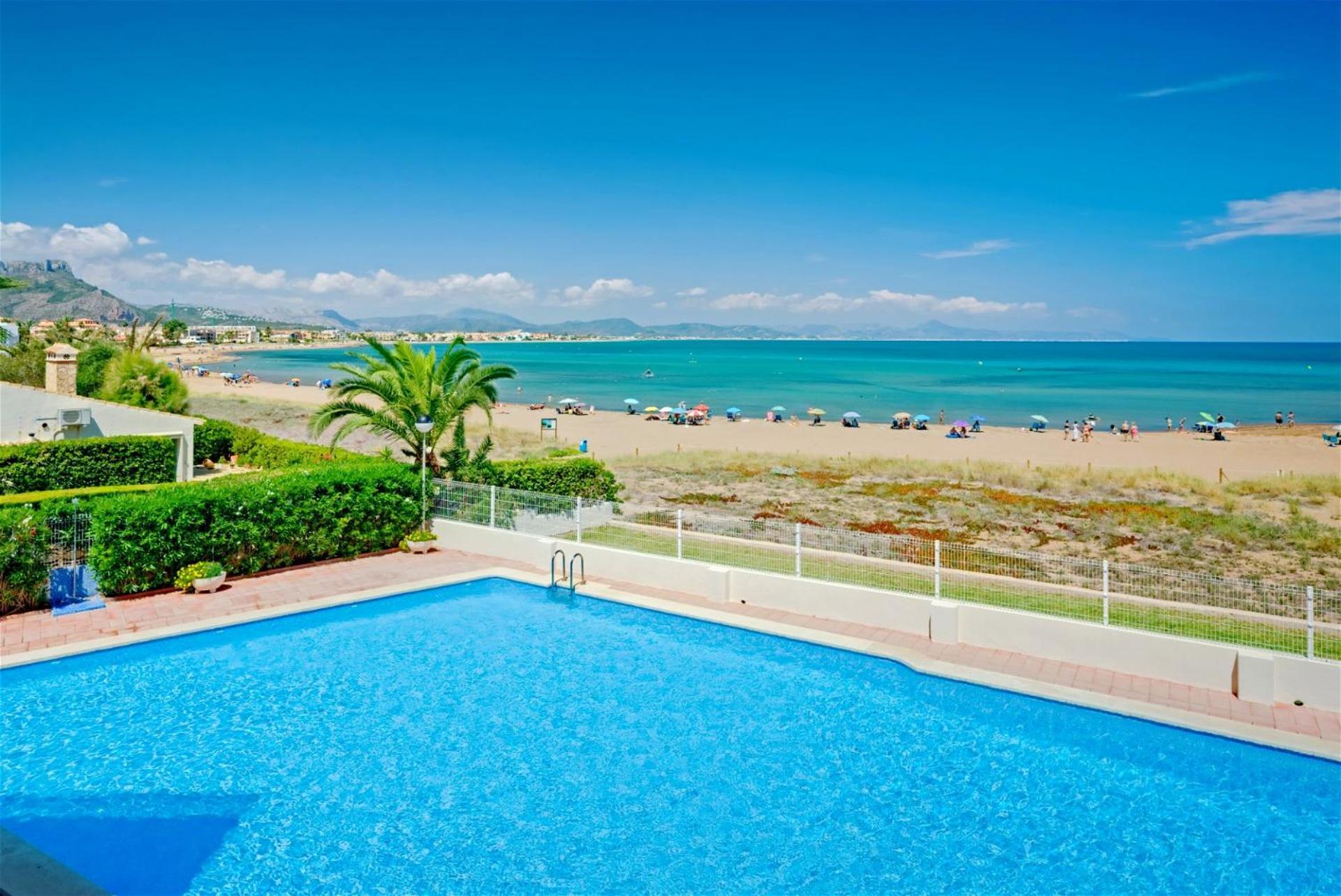 Frente Al Mar A *