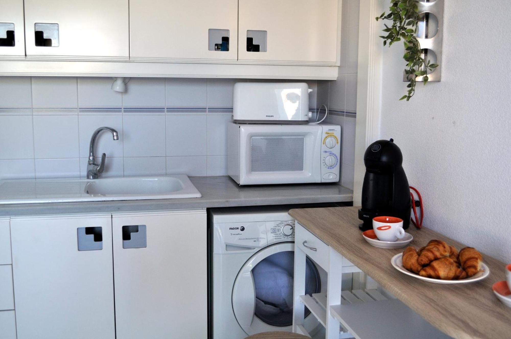 Cala Blanca Studio, By Bookindenia Apartamento