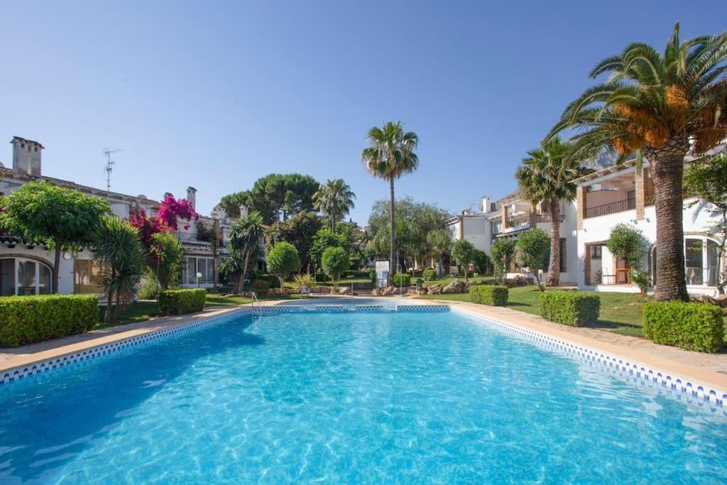 Casa En Con Piscina Y Jardin