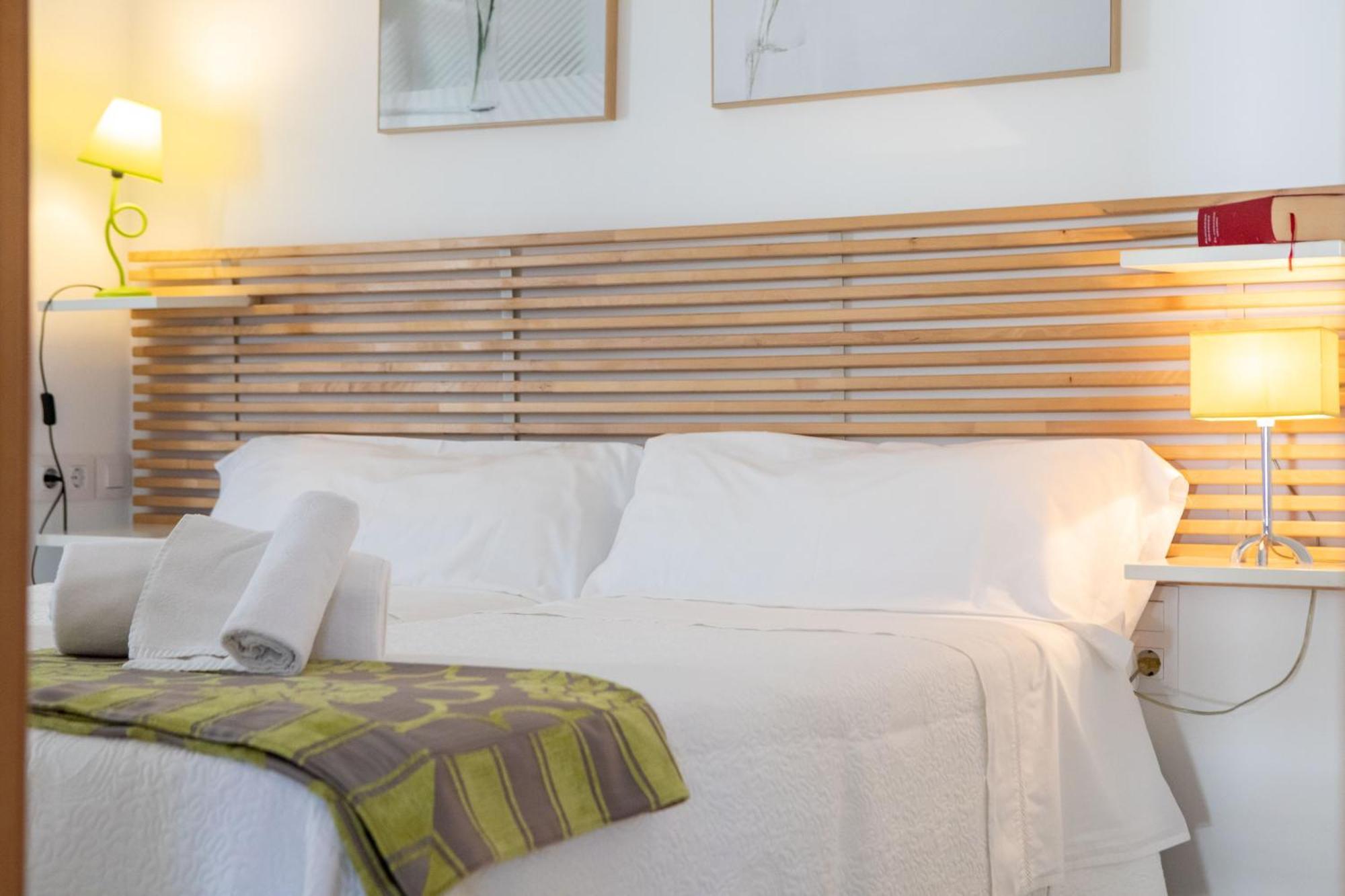 Net By Family Homes * Denia