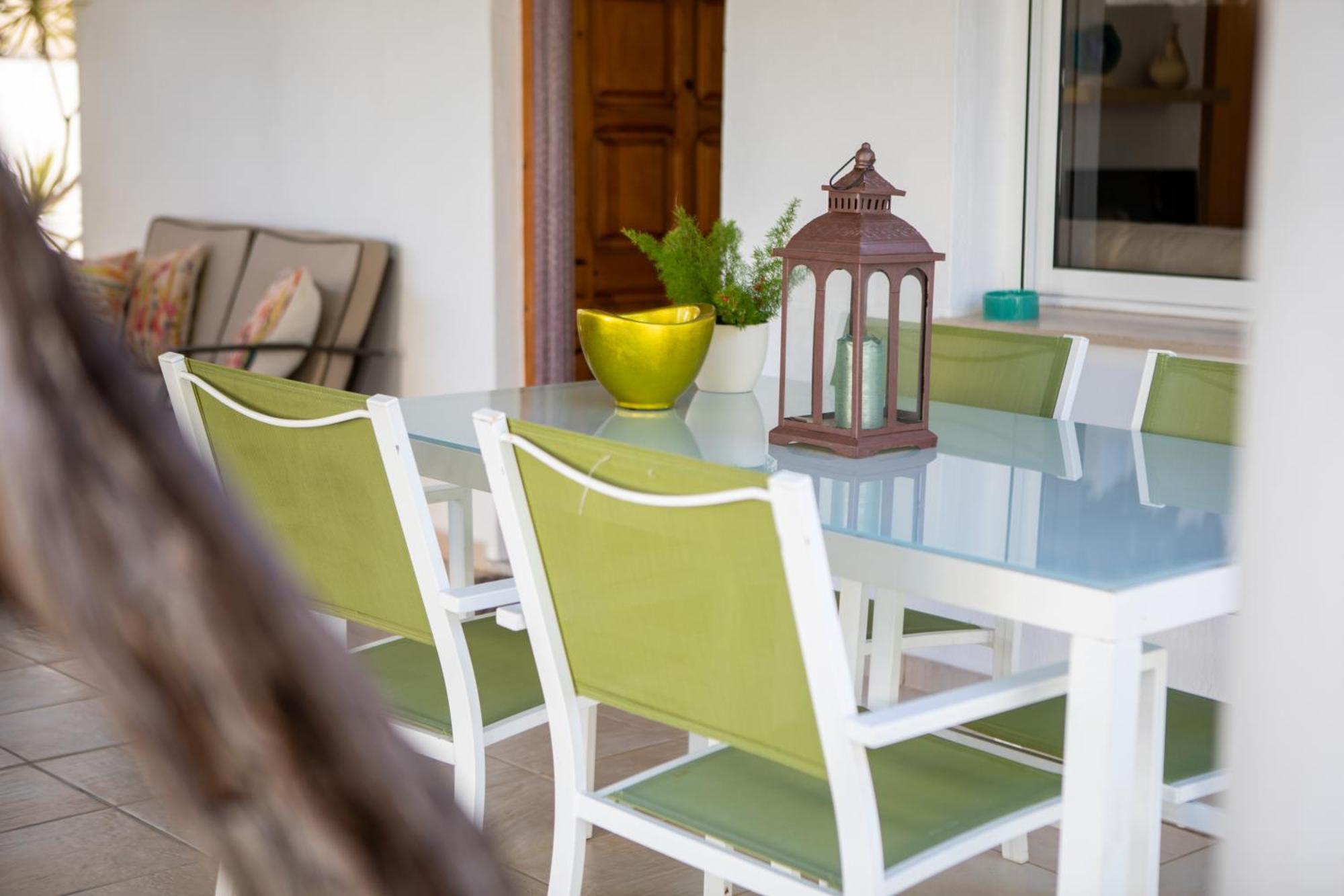 Net By Family Homes * Denia
