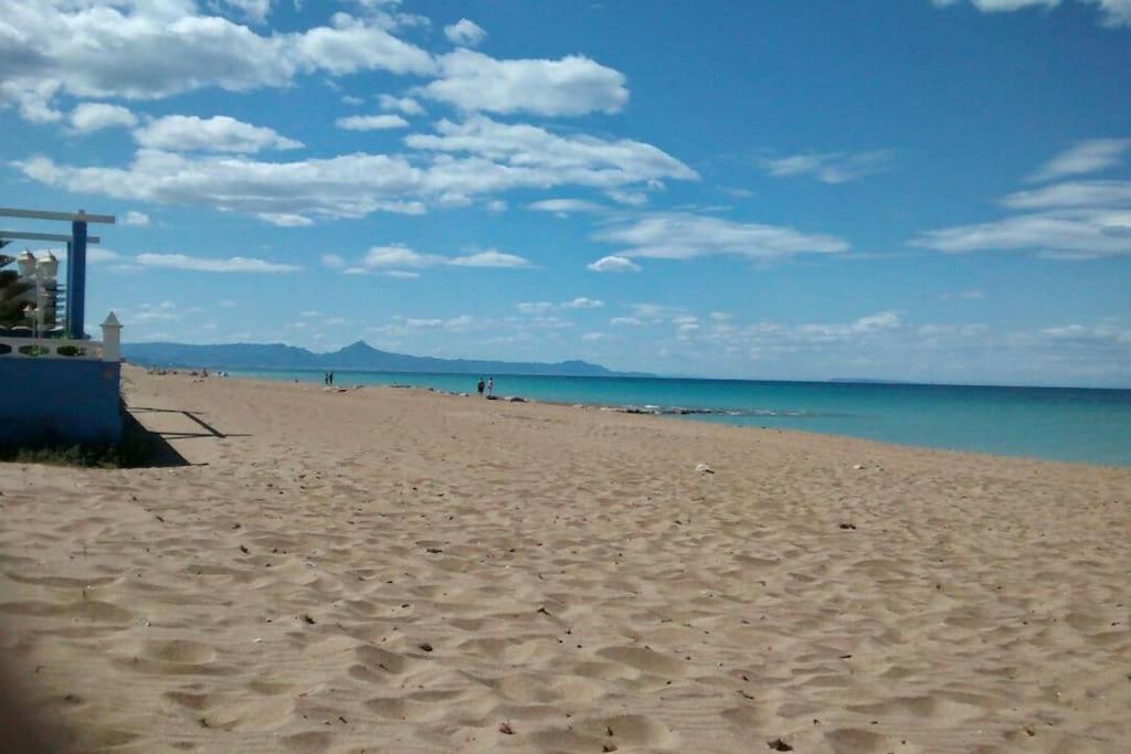 Primera Linea De Playa. Apartamento Dénia