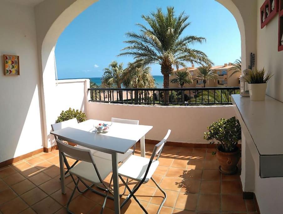 Primera Linea De Playa. Apartamento Dénia