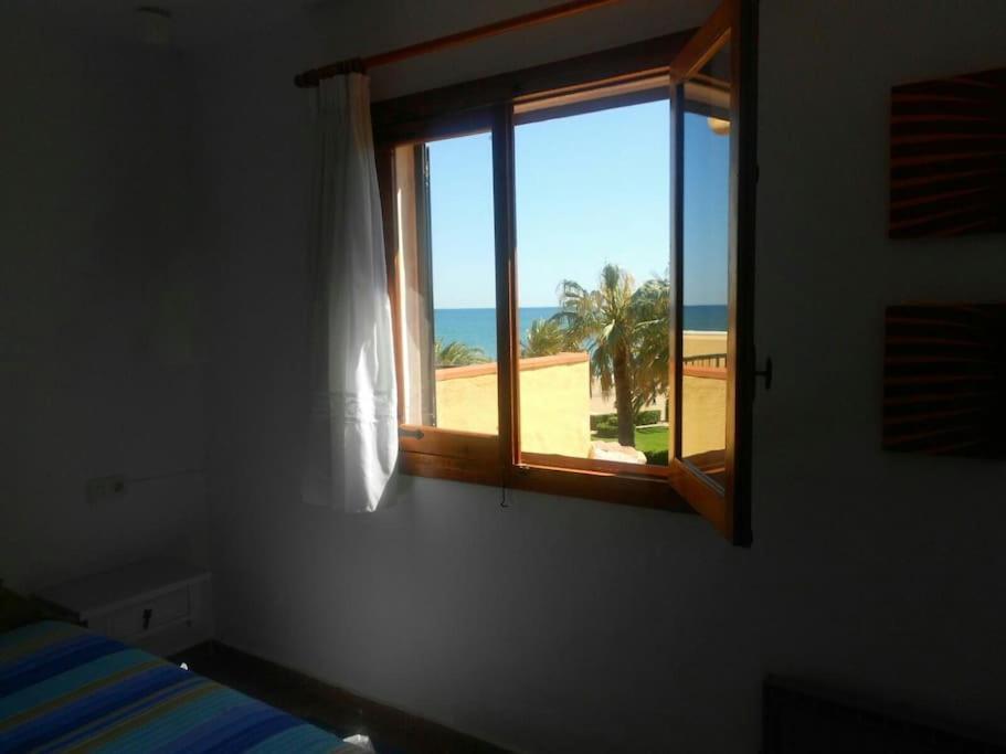 Primera Linea De Playa. Apartamento *