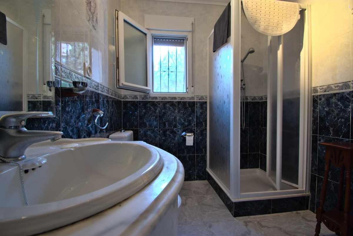 Con Piscina Para 8 Personas Holiday home
