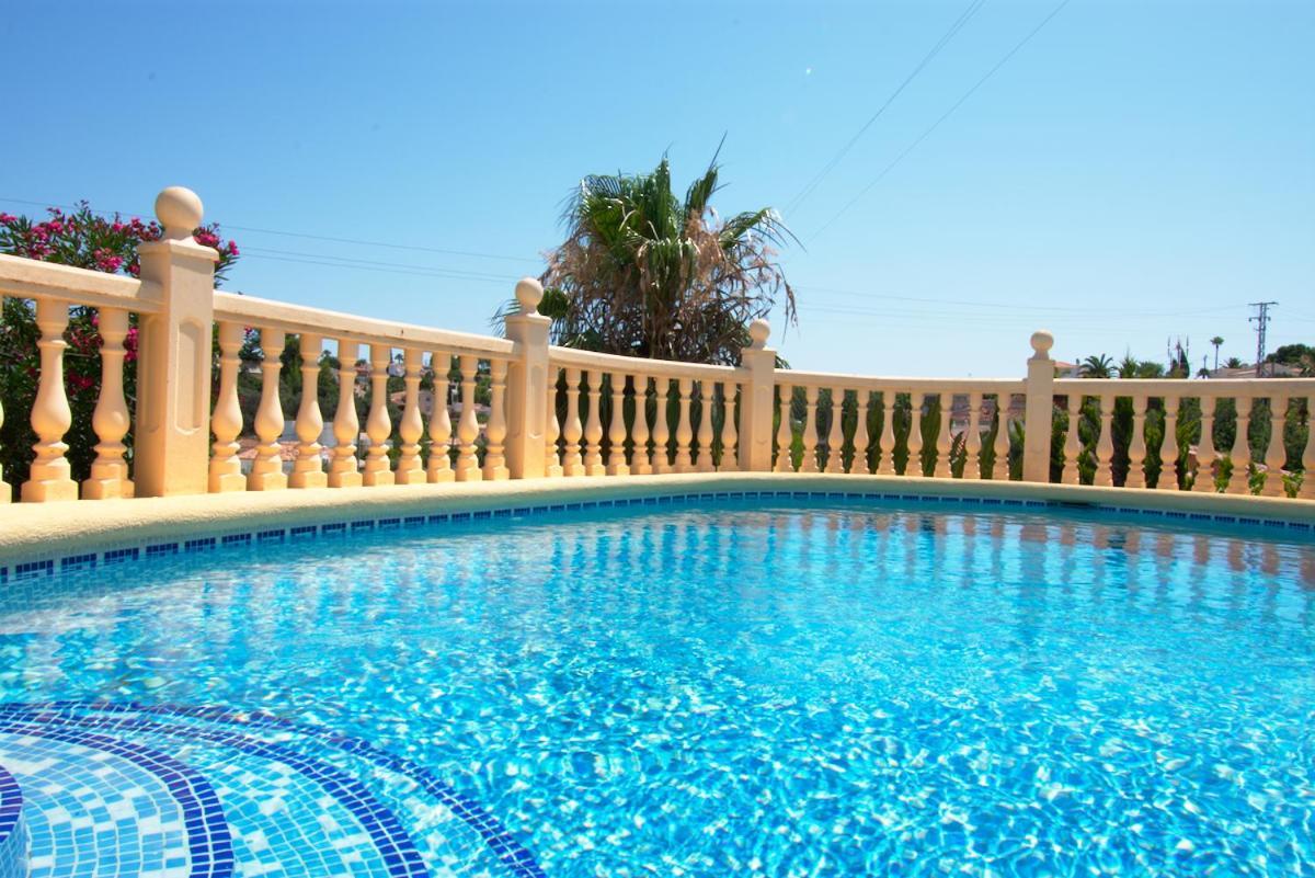 Con Piscina Para 8 Personas Holiday home *